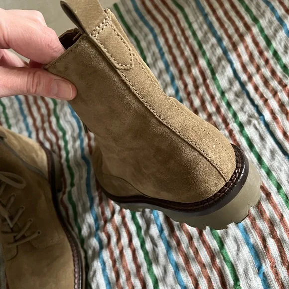 VINCE Cabria suede lug boot in dark clay sand beige, size 9. EUC - Picture 5 of 6